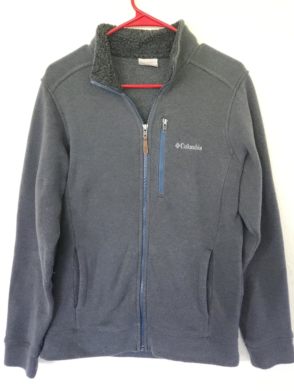 Mens Columbia Zip Up Jacket. Mens Soze Small.